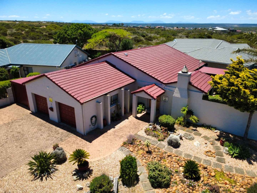 3 Bedroom Property for Sale in Stilbaai Wes Western Cape